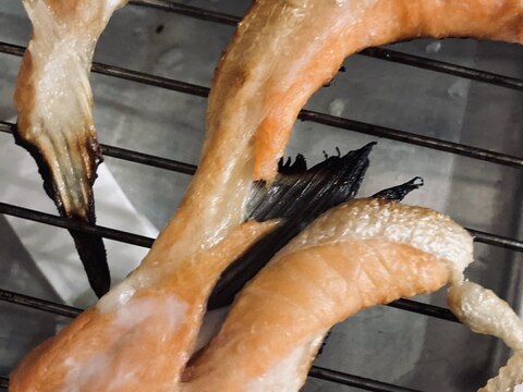 鮭のハラスの塩焼き